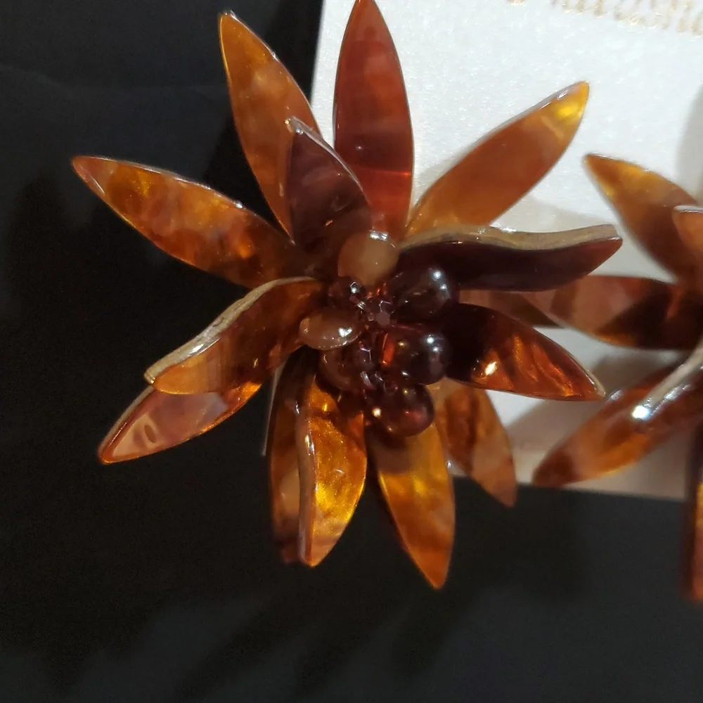Natasha couture oversized dahlia Flower brown amber‎ look centerburst earrings